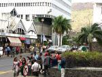 Mauritius a rušná ulice města Port Louis